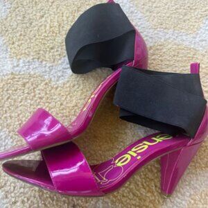 *5 for $20* Heels 7.5